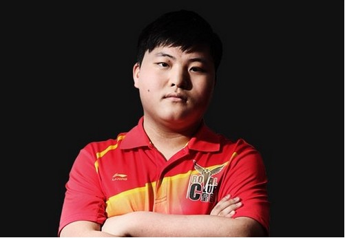 UZI：所有(yǒu)欠我的(de)冠軍 現(xiàn)在都(dōu)該還(hái)給我了(le)